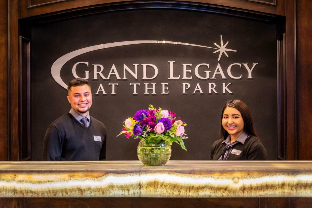 Отель Grand Legacy At The Park Анахайм Экстерьер фото